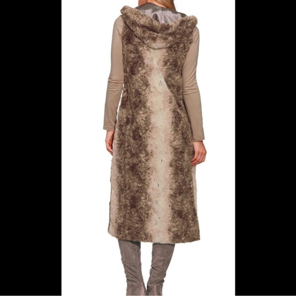 Boston Proper Fabulous Furs Donna Salyers Hooded Faux Fur Vest | Small - Picture 3 of 16